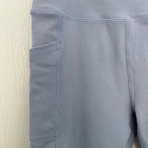 Zella girls lavender Capris, size 10-12
